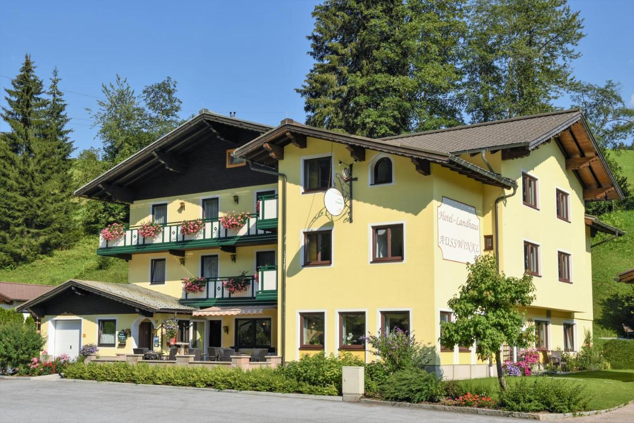 Hotel Landhaus Ausswinkl Russbach am Pass Gschuett Exterior photo