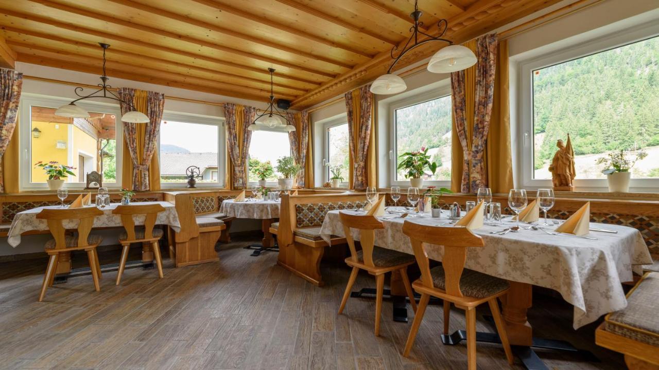 Hotel Landhaus Ausswinkl Russbach am Pass Gschuett Exterior photo