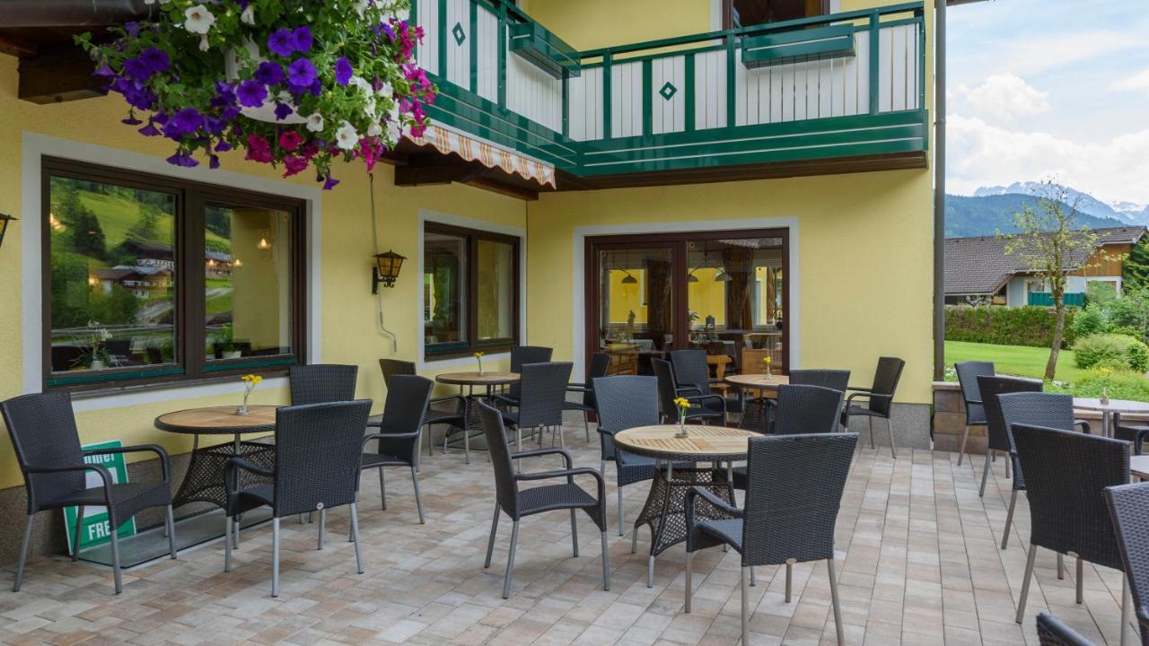 Hotel Landhaus Ausswinkl Russbach am Pass Gschuett Exterior photo