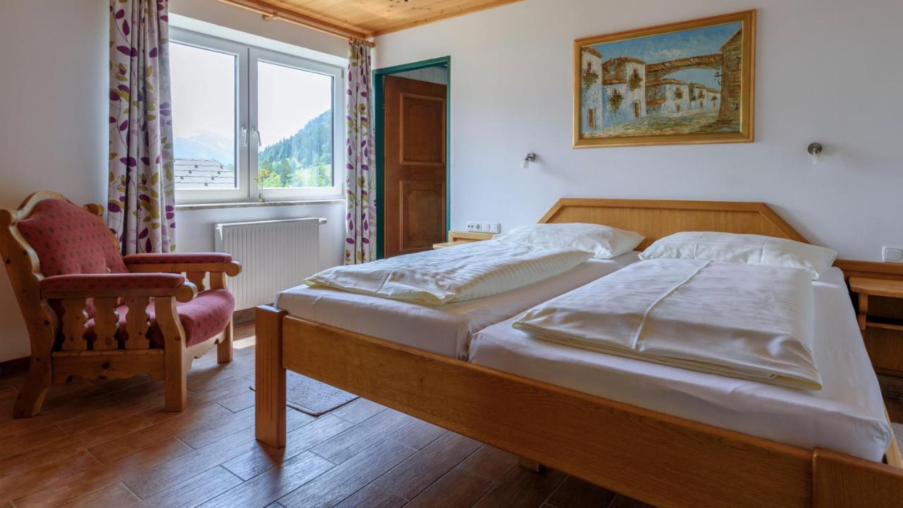Hotel Landhaus Ausswinkl Russbach am Pass Gschuett Exterior photo